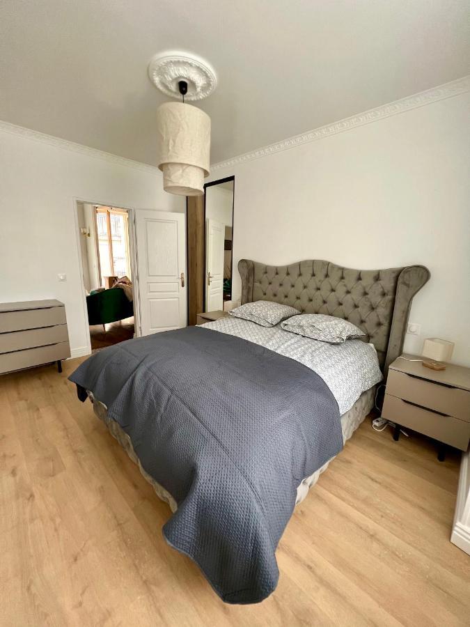 Appartement De Luxe Avec Fresque, Hyper Centre Et Parking Sure Fontainebleau Kültér fotó